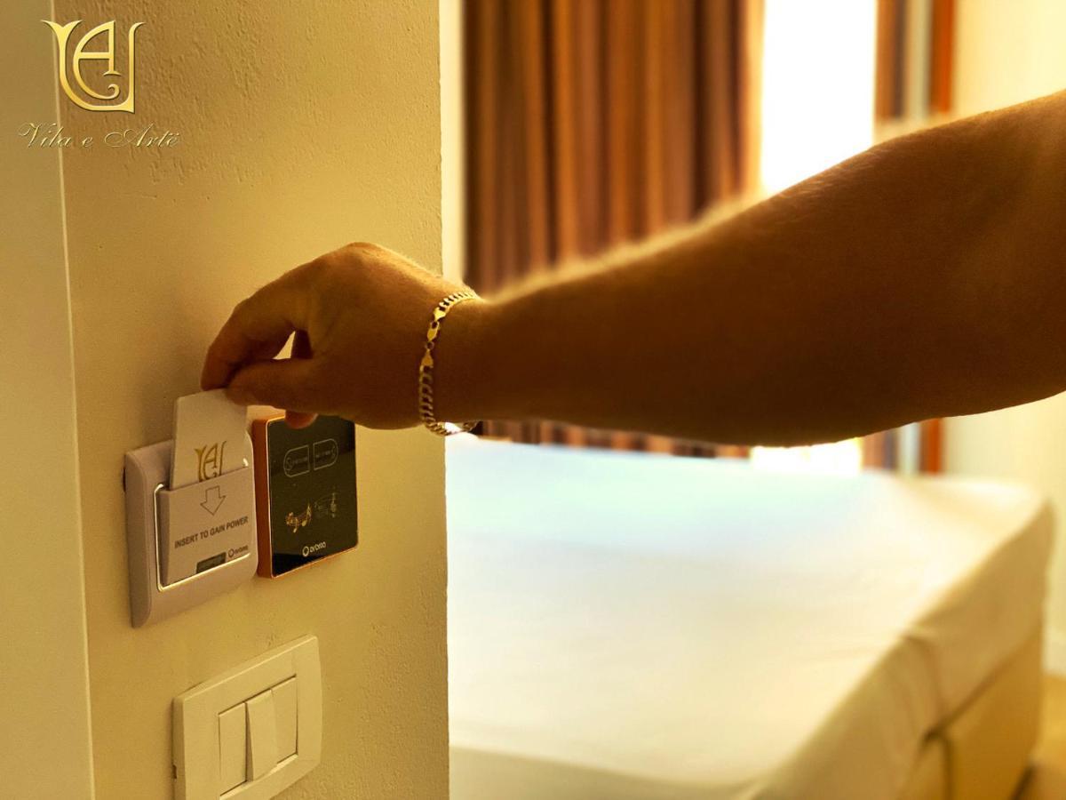 E Arte Center Hotell 3*