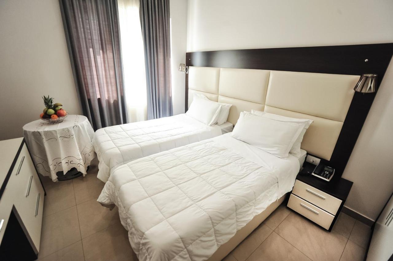 E Arte Center Hotel 3*