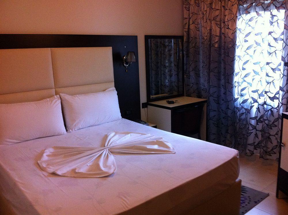 Hotel E Arte Center 3*