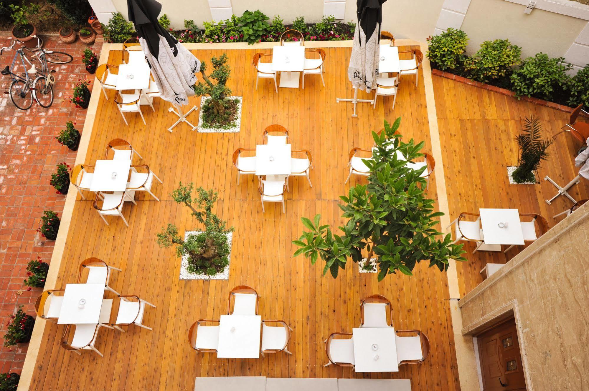 E Arte Center